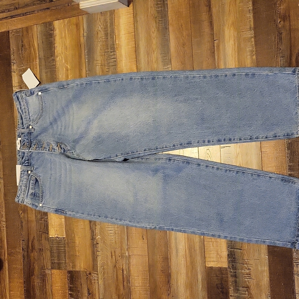 BP High Rise Mom Jean - Picture 2 of 3